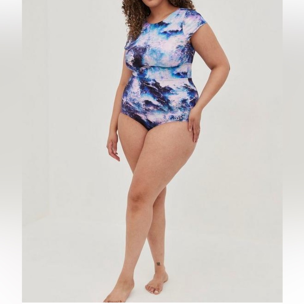 Torrid Active Wireless Scoop Back One Piece Swimsuit size 2x